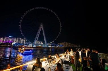 Premium Boat Dinner Dubai 3